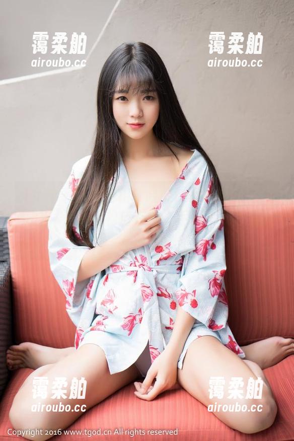 推女神 - 清新亮相！晓艾fafa的裸足系列美图，追寻轻松自在的“手机在线沙滩”！