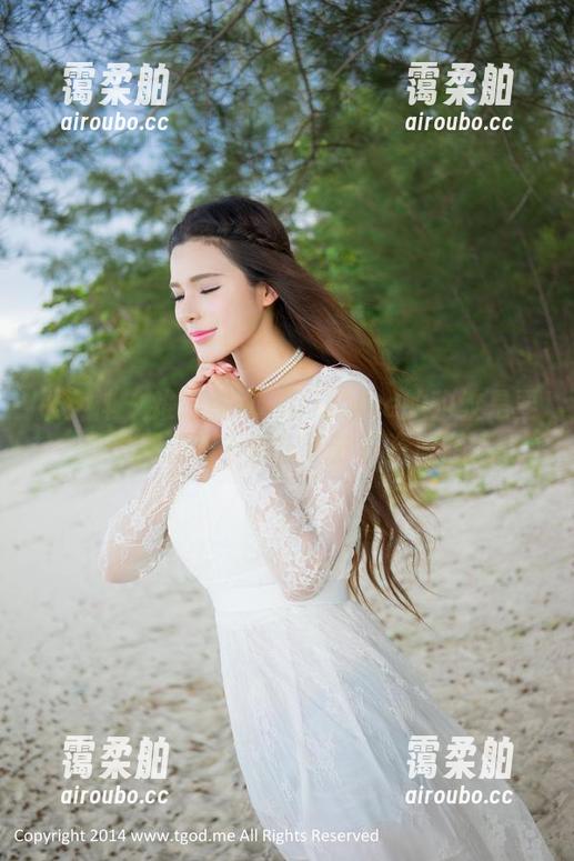 推女神 - 难道黄可christine的豹纹是要成为潮流吗？别忘了分享资源哦！