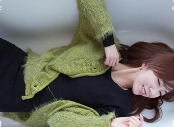 推女郎 - 在这里，吻熙的油亮照片就等你来免费下载哦！
