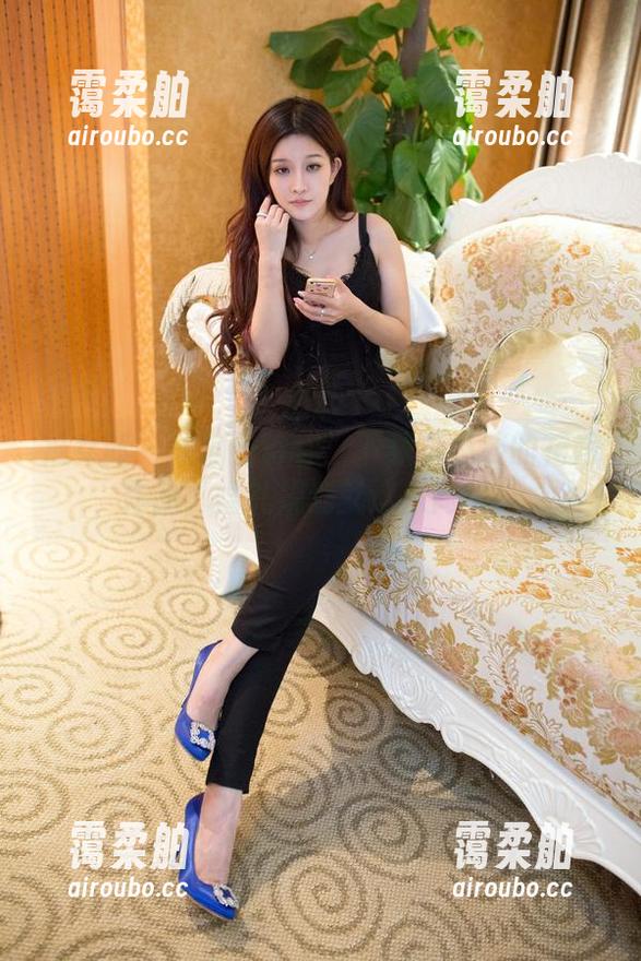 推女郎 - 偷偷告诉你：下载李丽莎的花嫁作品，婚礼规划就这么简单！