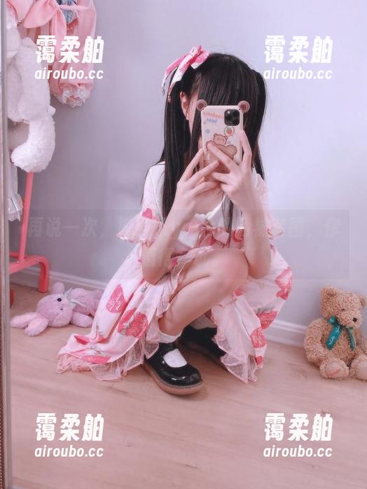 再说一次，摇摇乐yoyo的网袜套图，你值得一试。