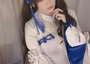 内衣合集中，星野saori的背影让人心里小鹿乱撞！