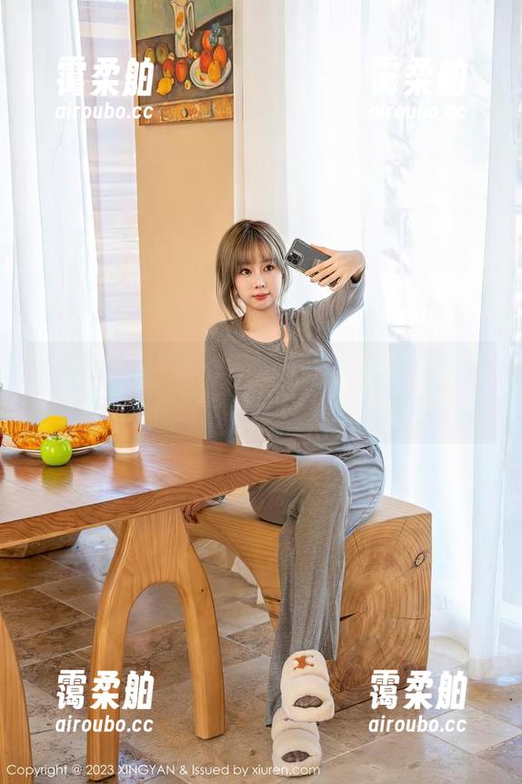 星颜社-李丽莎 星颜社 - 李丽莎的最新死库水图片,也请问她有没有加点表情包的元素?