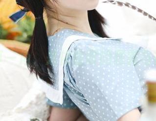 写真一角，是依酱呀的暴露与隐秘