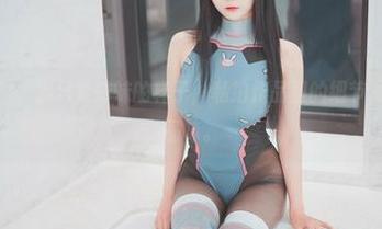 普美(bomi)，别只卖妹妹的样子，私拍作品里的细节真让人想细细品味。