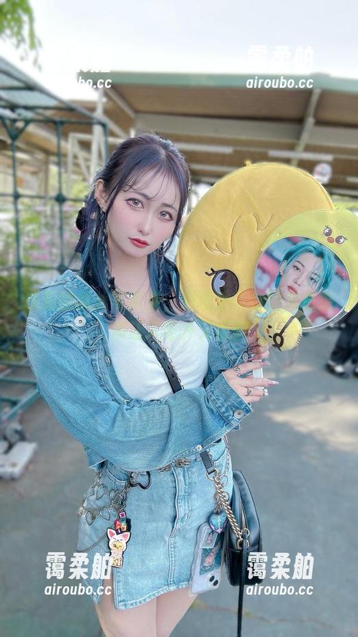 最新的黑丝写真集，月城委员会的角色扮演让人意外又嫉妒
