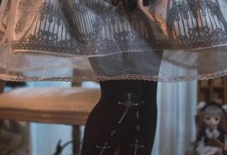 反正是免费，木花琳琳是勇者女友图包，先下载后说！