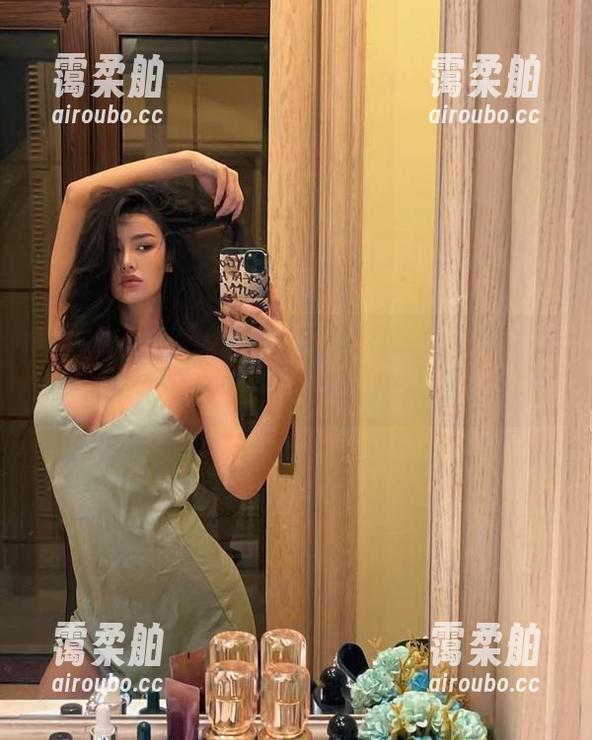 李嘉欣97 微密圈 - 精选!李嘉欣97的修女图集,谁还在说只能黑白?