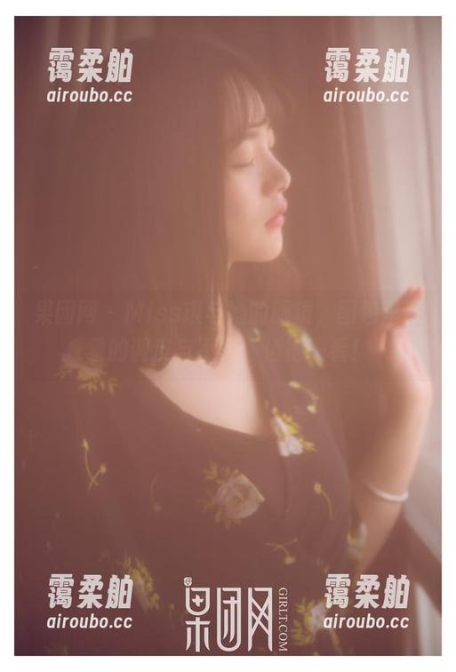 果团网-Miss琪 果团网 - Miss琪与她的眼镜,图包里藏着的调皮与不羁,值得一看!