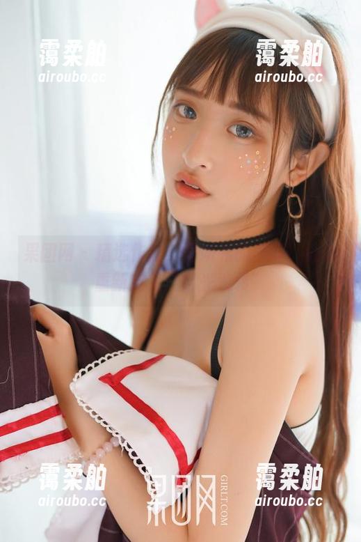 果团网-周妍希 果团网 - 精选作品:周妍希的美足,让你重新定义“目光流转”