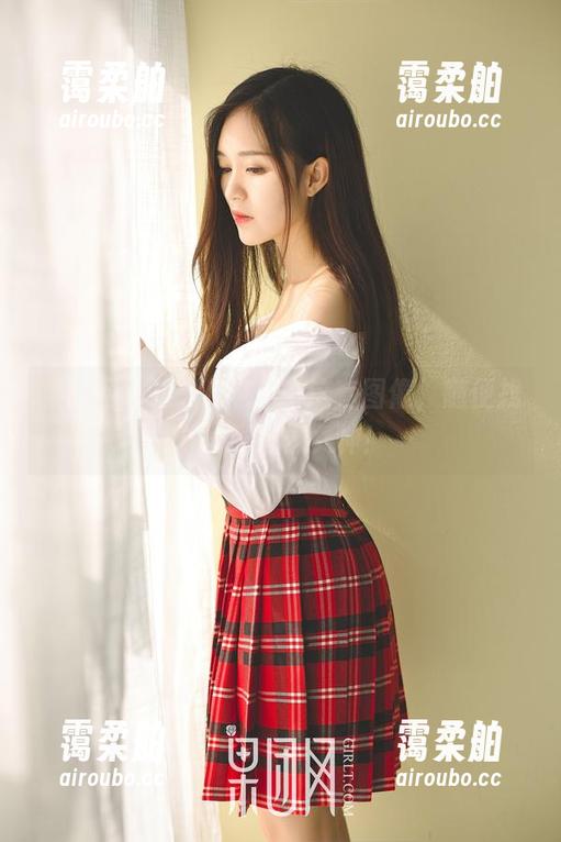 果团网-蜜桃Q妹儿 果团网 - 蜜桃Q妹儿:这套图像,随便找个角度都像女神!