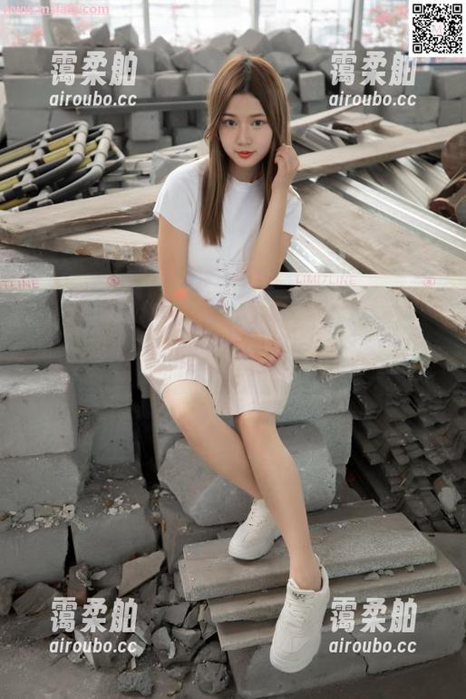 梦丝女神 - 灵唯的照片共享里，她的女友美图让我想起了那么多不成熟的日子！