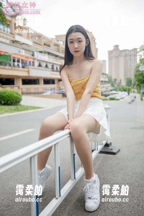 梦丝女神-苏柔 梦丝女神 - 对于苏柔的制服图包,下载前我脑海里全是八百个疑问
