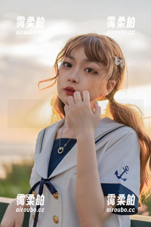 考试季的周末，小心被梨瑾瑾泳衣合集分心。