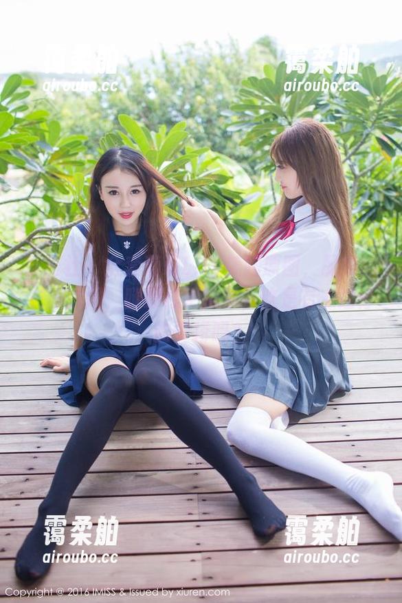 爱蜜社-莉莉Lily 爱蜜社 - 全套莉莉Lily美腿原图,配角的衣服太闪,腿好像更抢镜,这是有点过分的安排吗?
