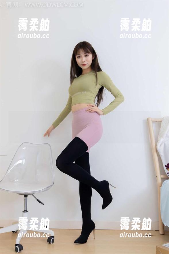 物恋传媒 - 体操服不是运动的借口，elise自拍图集证明一切！