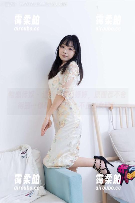 物恋传媒-婷婷 物恋传媒 - 这图集里的婷婷,原图都不舍得删…你确定是JK,不是仙女吗?