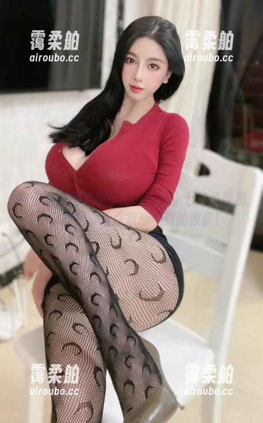 猪小七 微密圈 - 卷起你的福利!猪小七这吊带黑胸罩图包,给你意想不到的惊喜!