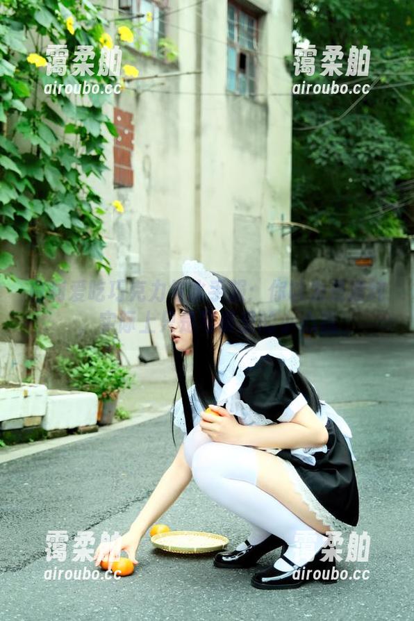 白莉爱吃巧克力与水手服：你以为是清纯，实际上只是写真里的小心机
