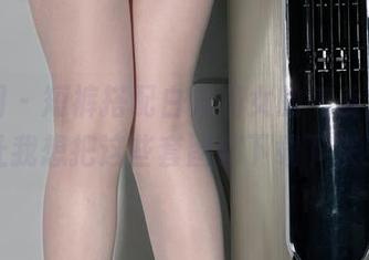 微密圈 - 短裤搭配白龙猫女的气质，直接让我想把这些套图都下载下来！