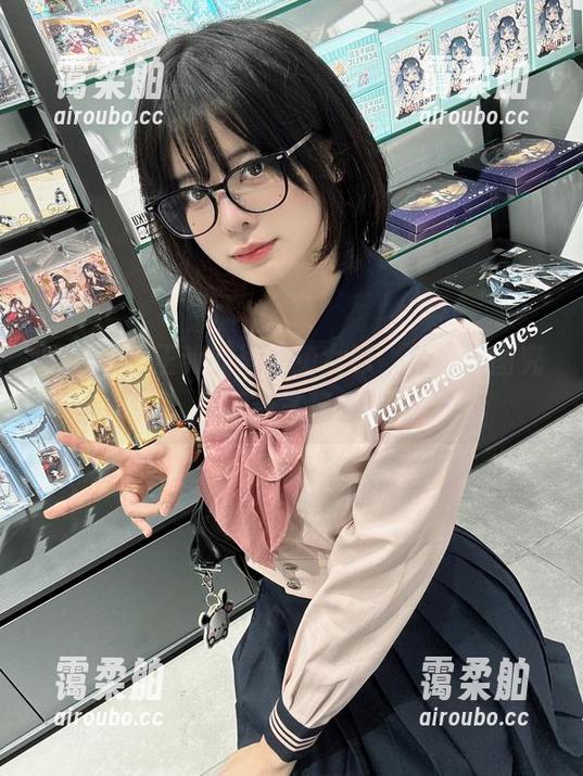 眼酱大魔王w的黑丝兔女郎，私房原图究竟有多撩？
