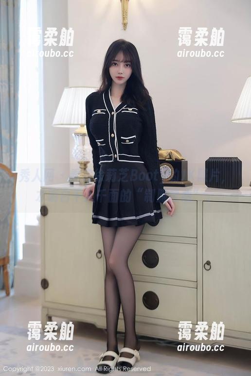 秀人网-徐莉芝Booty 秀人网 - 看完徐莉芝Booty的JK照片,才明白千人千面的“制服诱惑”。