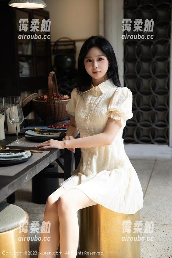 秀人网 - 漫步在绅士之间—心妍小公主的熟女西装写真集