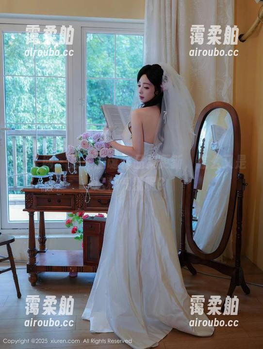 秀人网 - 恩一圣诞作品集更新，怎么又是这种气氛呢？