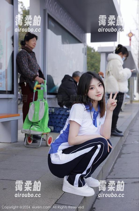 秀人网-慧敏Vivi 秀人网 - 美图来袭,慧敏Vivi和她的短裙在赛道上飞驰!