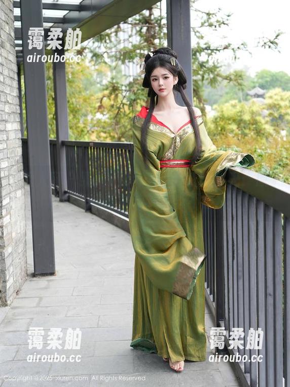 秀人网-果儿Victoria 秀人网 - 果儿Victoria的双人时光:原图分享就像冲浪,快乐不停撞!