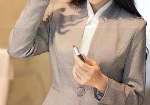 秀人网 - 一身礼服，波巧酱的高清图集带你进入另一个次元