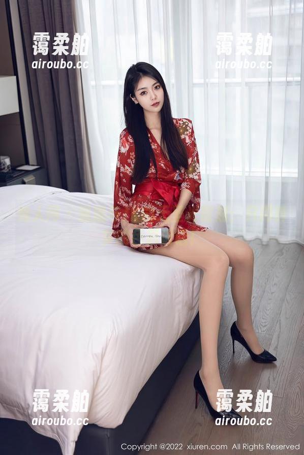 秀人网 - 温妮与JK的无圣光时刻：只用真实的色彩说话！