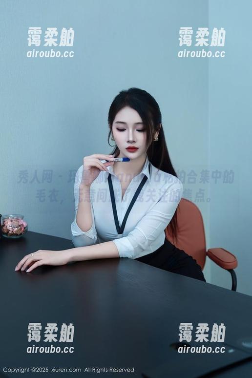 秀人网-玛鲁娜Manuela 秀人网 - 玛鲁娜Manuela私拍合集中的毛衣,无意间成了我关注的焦点。