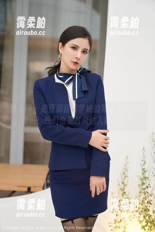 秀人网-豆瓣酱 秀人网 - 把豆瓣酱和学妹的写真放进网盘,再说:我们也是时尚达人的好不好?