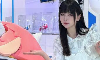 “理想的睡衣”这种说法其实很合理吧？秋山AkI的美图和资源已经等不及要飞过来了！