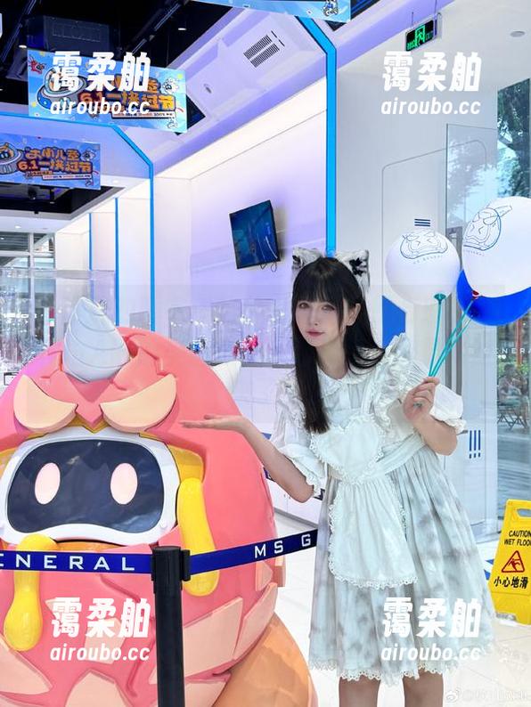 “理想的睡衣”这种说法其实很合理吧？秋山AkI的美图和资源已经等不及要飞过来了！
