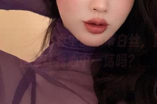 微密圈 - 私房写真中的吊带白丝，童小芯是想让我心中一荡吗？