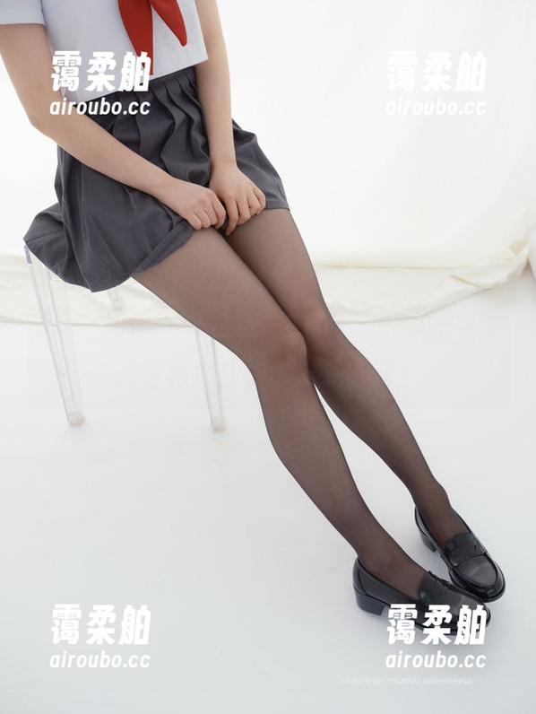 紧急企划-小恩 紧急企划 - 自拍不需要滤镜,小恩的无圣光写真挑战你的审美极限!