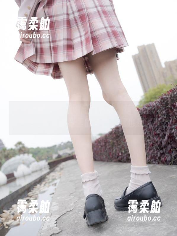 紧急企划-林书辞 紧急企划 - 壁纸顾问林书辞:练个瑜伽就能拿去做桌面背景的美图,我也想试试