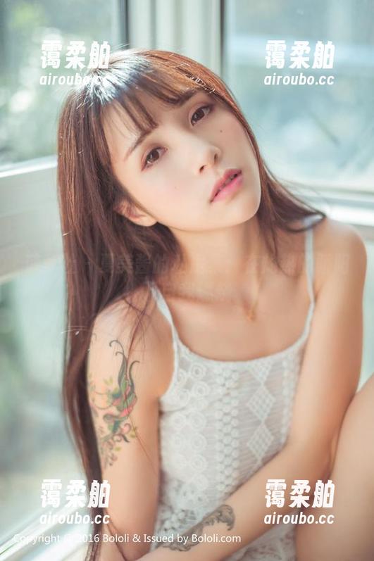 菠萝社-夏美酱 菠萝社 - 夏美酱的私房集:在灼热的骄阳下自我燃烧