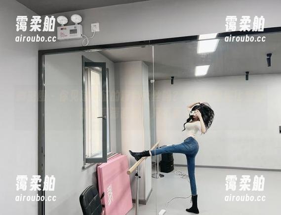 微密圈 - 你见过葛征的粉色蕾丝吗？图册质量堪比爱情，都是高清画面，只不见人心。