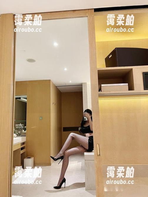 葛征 微密圈 - 卧室党注意了,葛征的居家婆孙兵,图包免费,居家也能出戏!