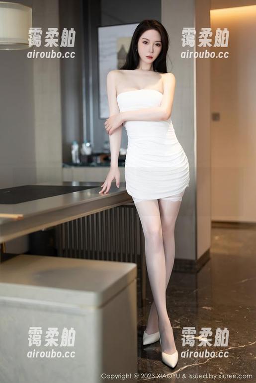 语画界-玥儿玥er 语画界 - 套图里的镂空设计,玥儿玥er真的是个细节控!