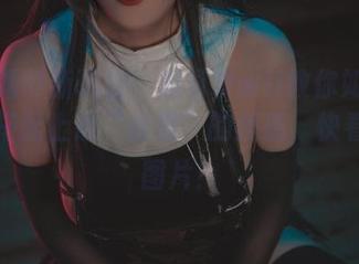 定制婚纱新玩法：起司块wii教你如何把婚纱搭配上最“丝滑”的质感，快看这些图片！