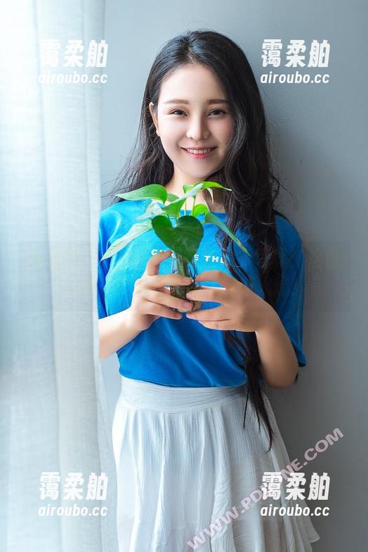 轰趴猫-Ellie艾栗栗 轰趴猫 - Ellie艾栗栗的秘书写真:这份分享,职场话题让你意外火爆!