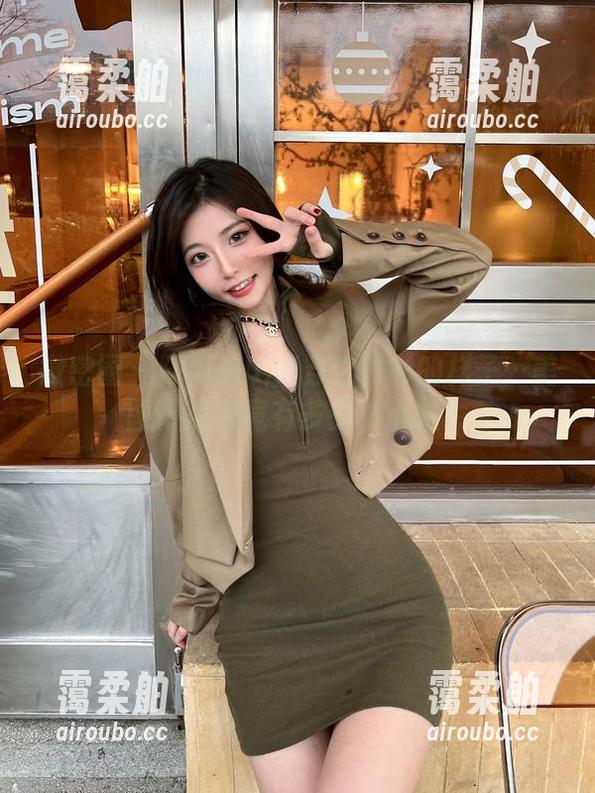 陈妮妮UNI 微密圈 - 陈妮妮UNI穿白衬衫的样子…美图背后究竟有多少小心机?