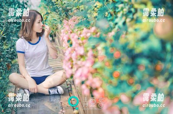 青豆客 - 一份私拍作品，苏糯米Mi教你如何驾驭制服