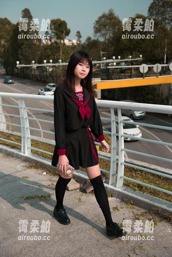 魔镜街拍-婷婷 魔镜街拍 - 私拍刚上架,婷婷的黑丝美腿和吊带裙组合,足以让你多看几眼吧?
